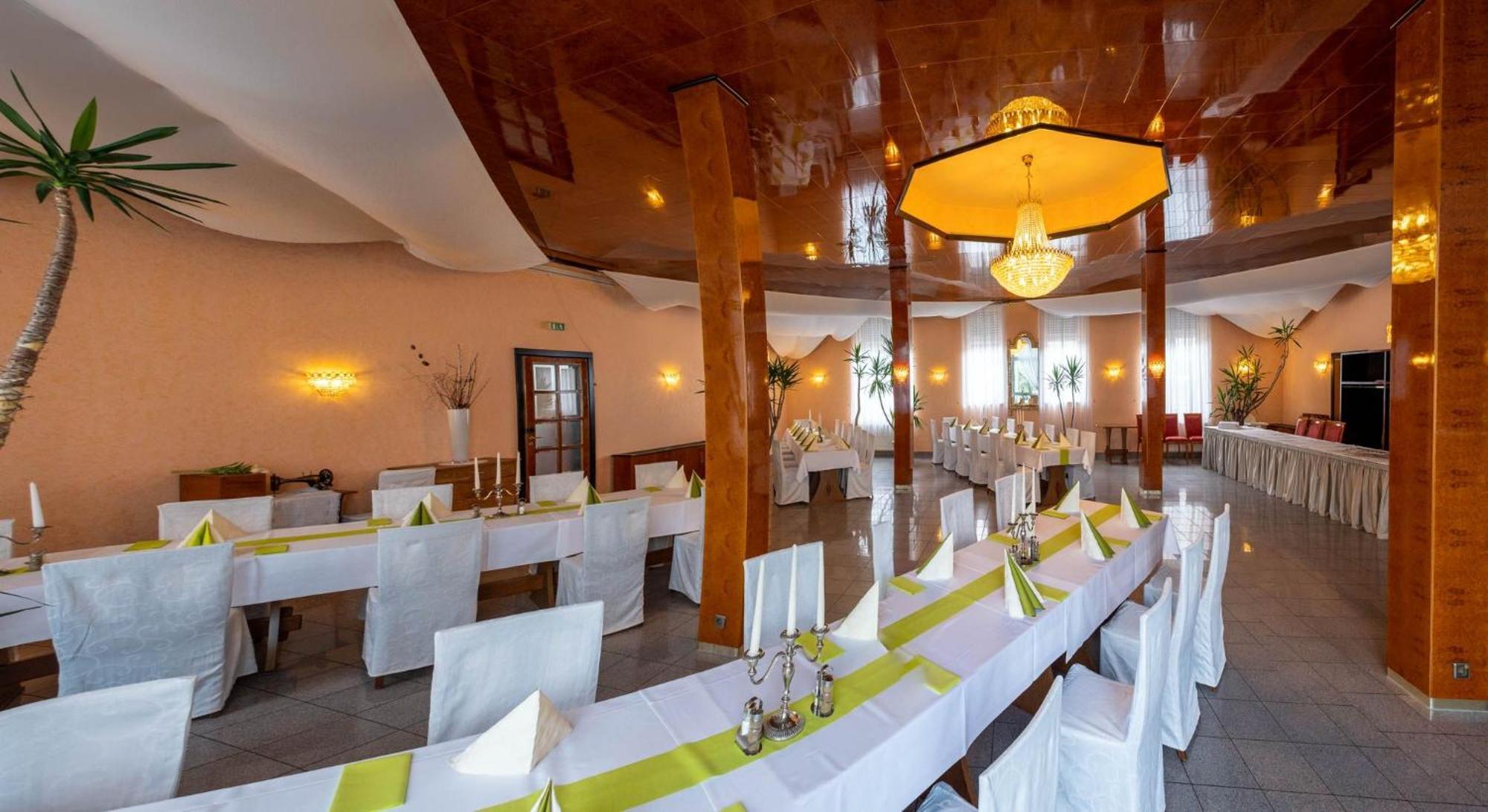 Hotel Kraichtaler Hof Extérieur photo