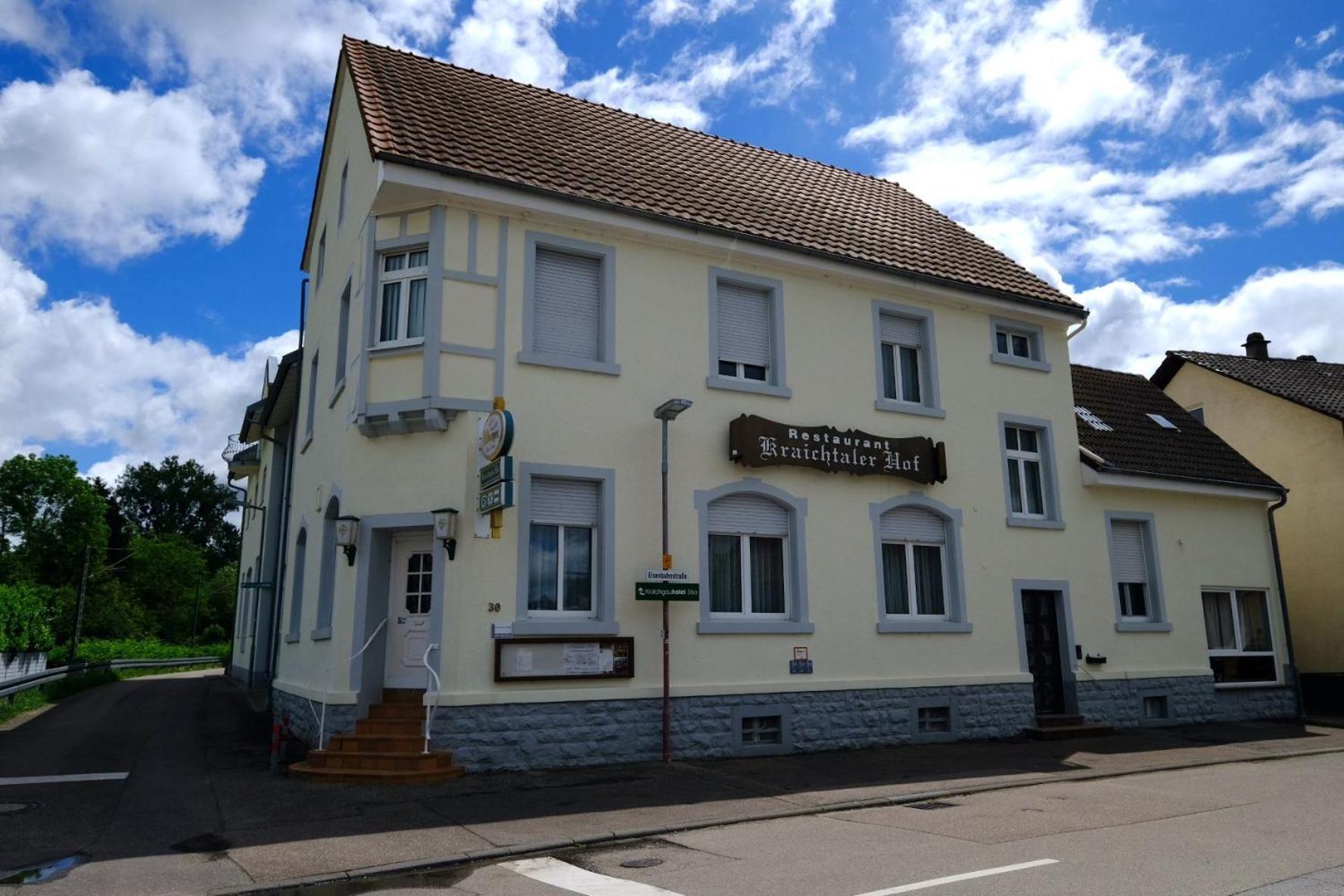 Hotel Kraichtaler Hof Extérieur photo