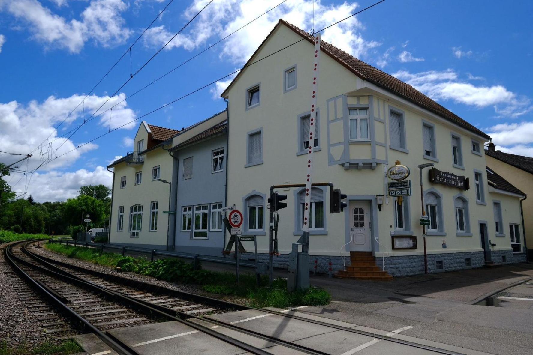 Hotel Kraichtaler Hof Extérieur photo