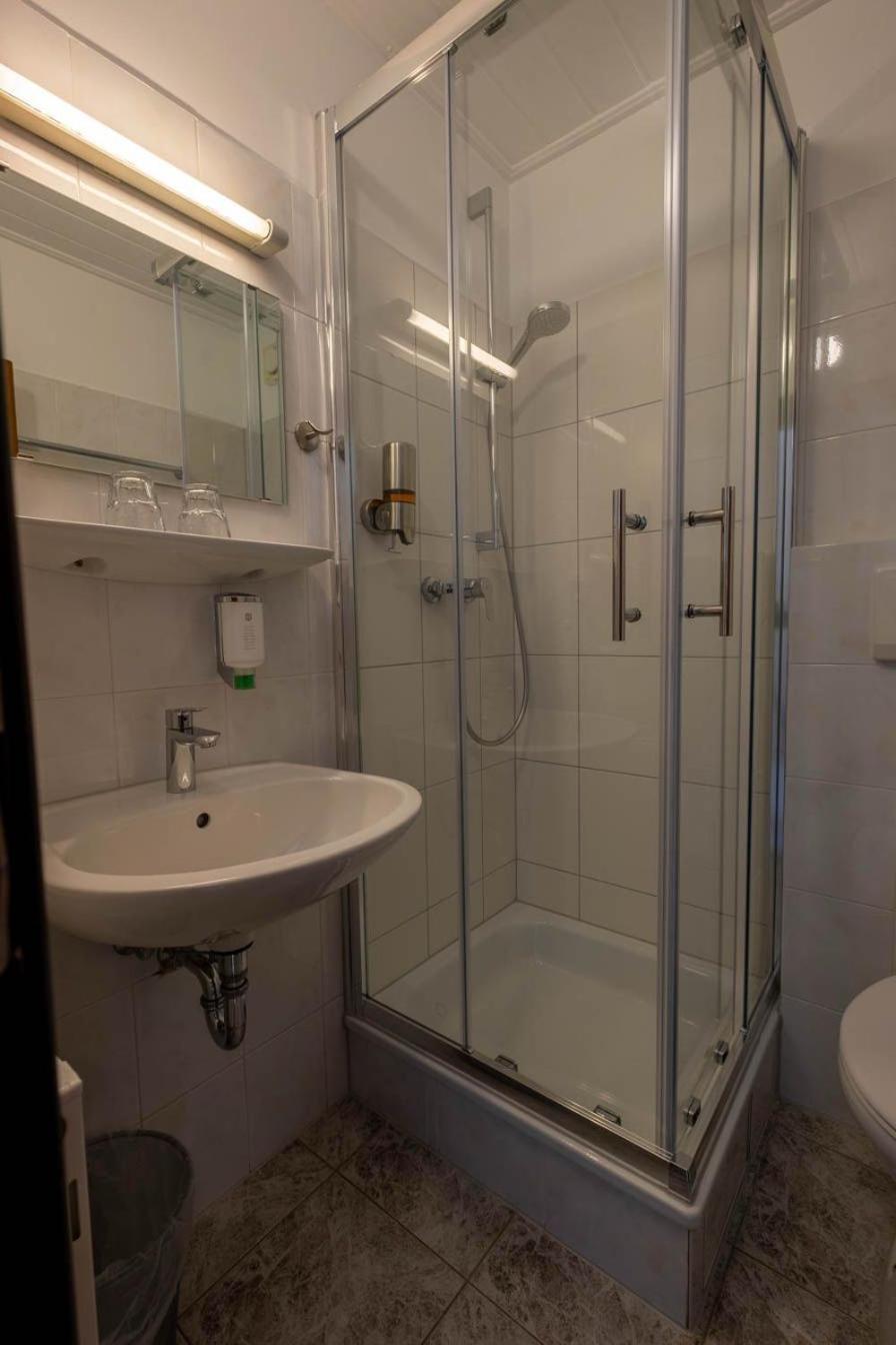 Hotel Kraichtaler Hof Extérieur photo