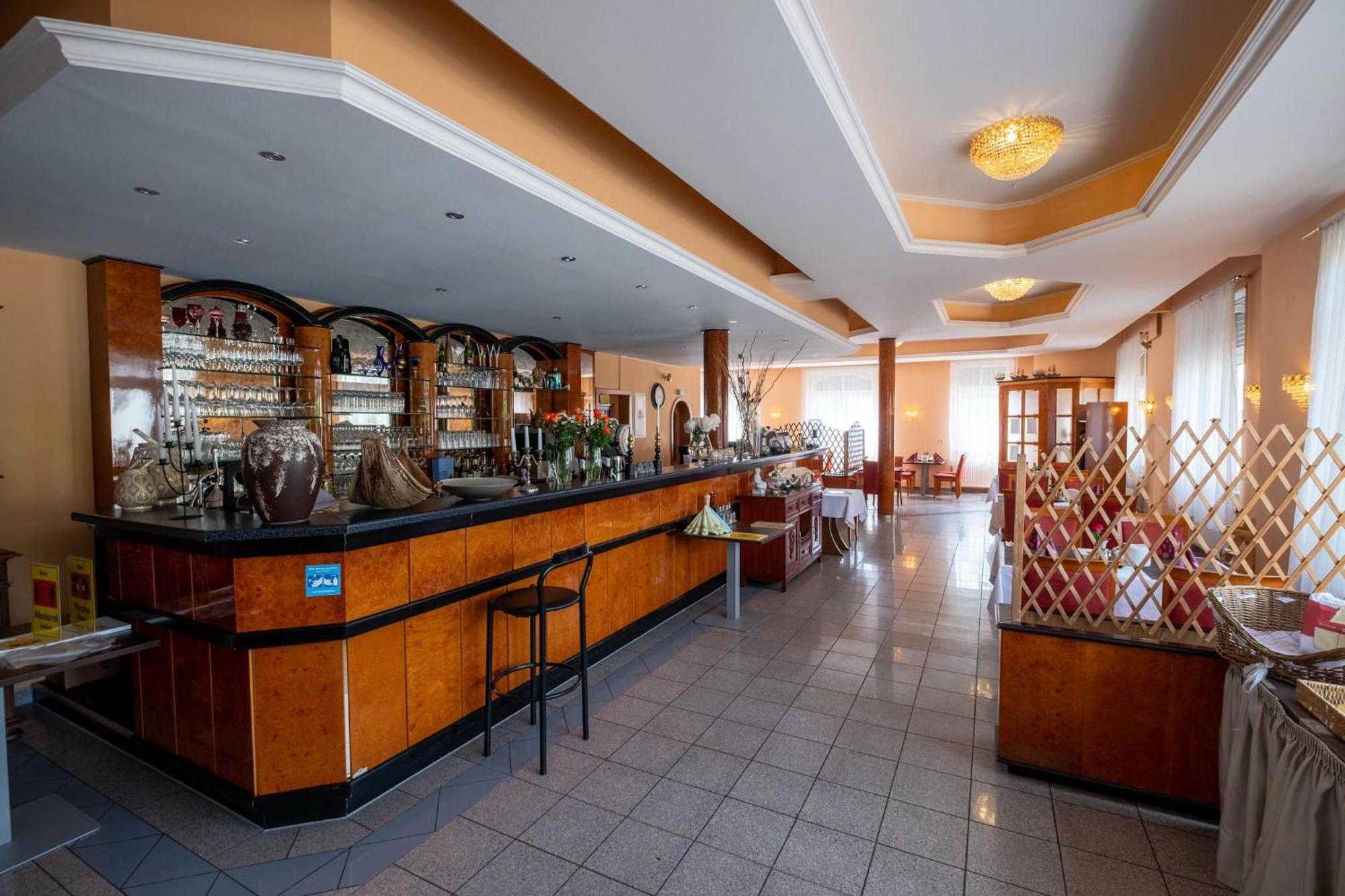 Hotel Kraichtaler Hof Extérieur photo