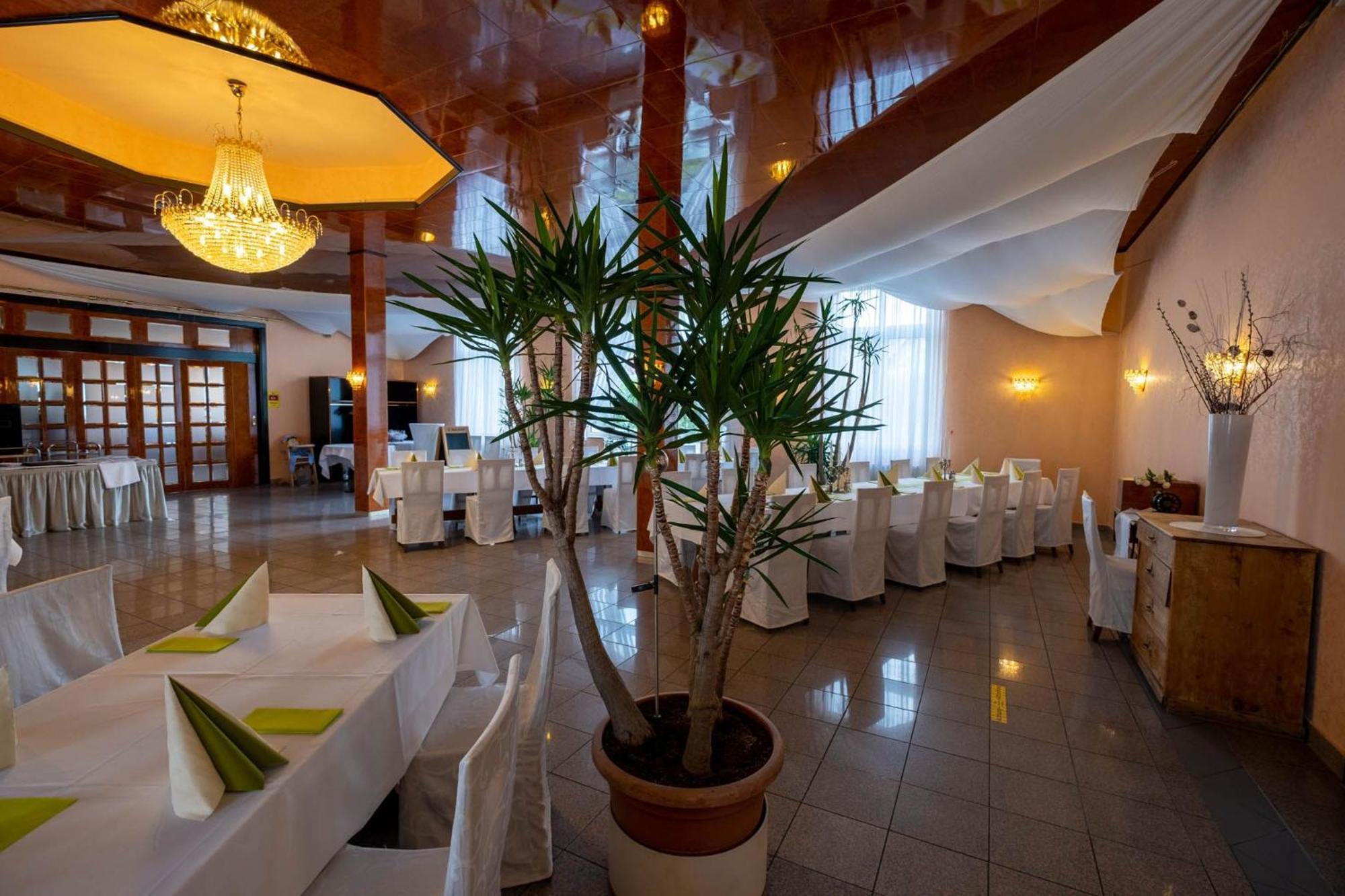 Hotel Kraichtaler Hof Extérieur photo
