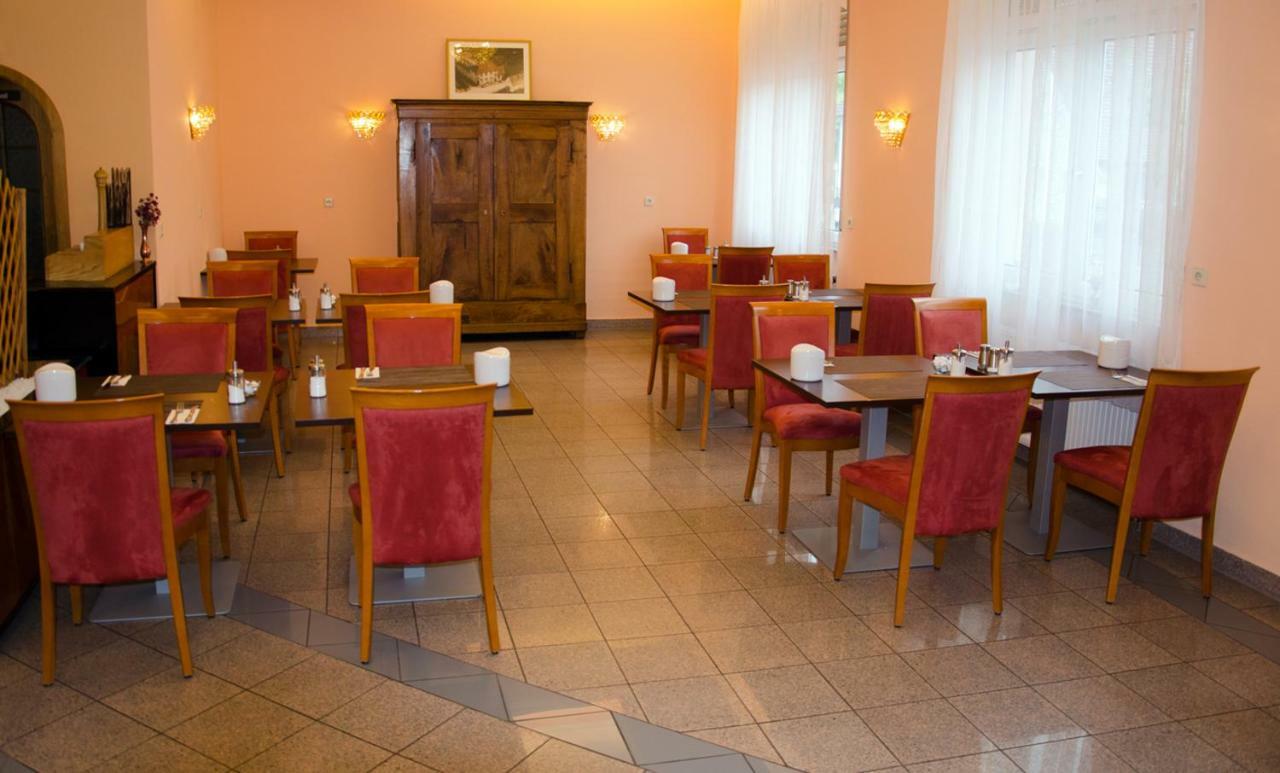 Hotel Kraichtaler Hof Extérieur photo
