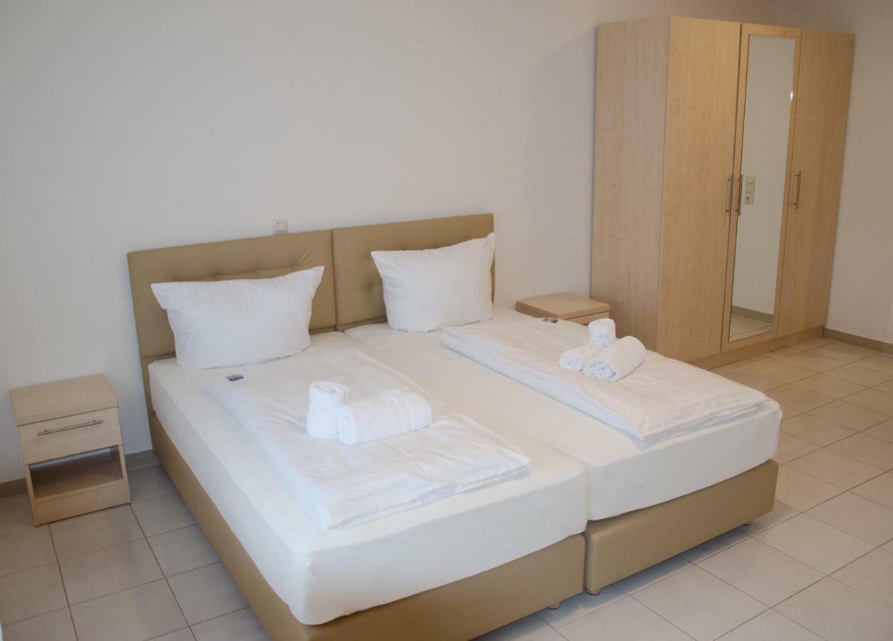 Hotel Kraichtaler Hof Extérieur photo